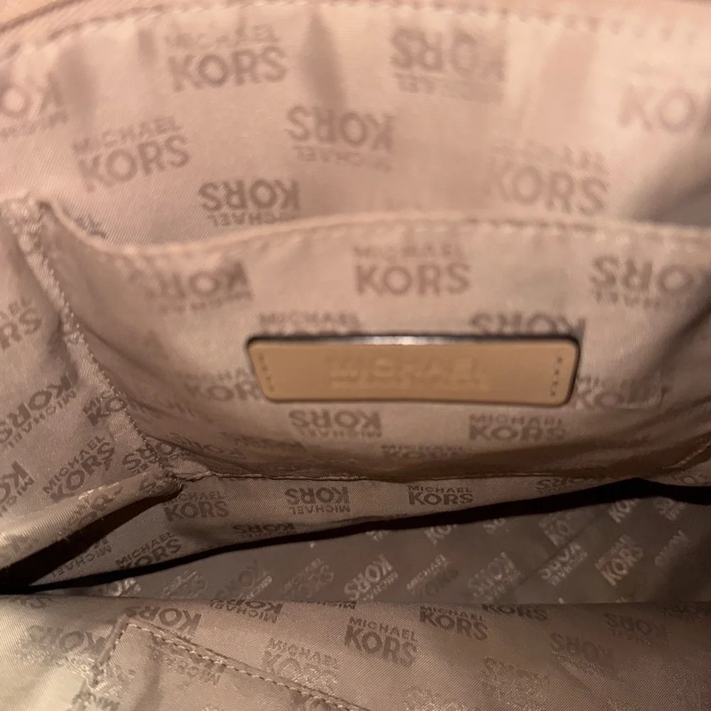 Michael Kors Tan Monogram jet set travel Tote Bag great condition